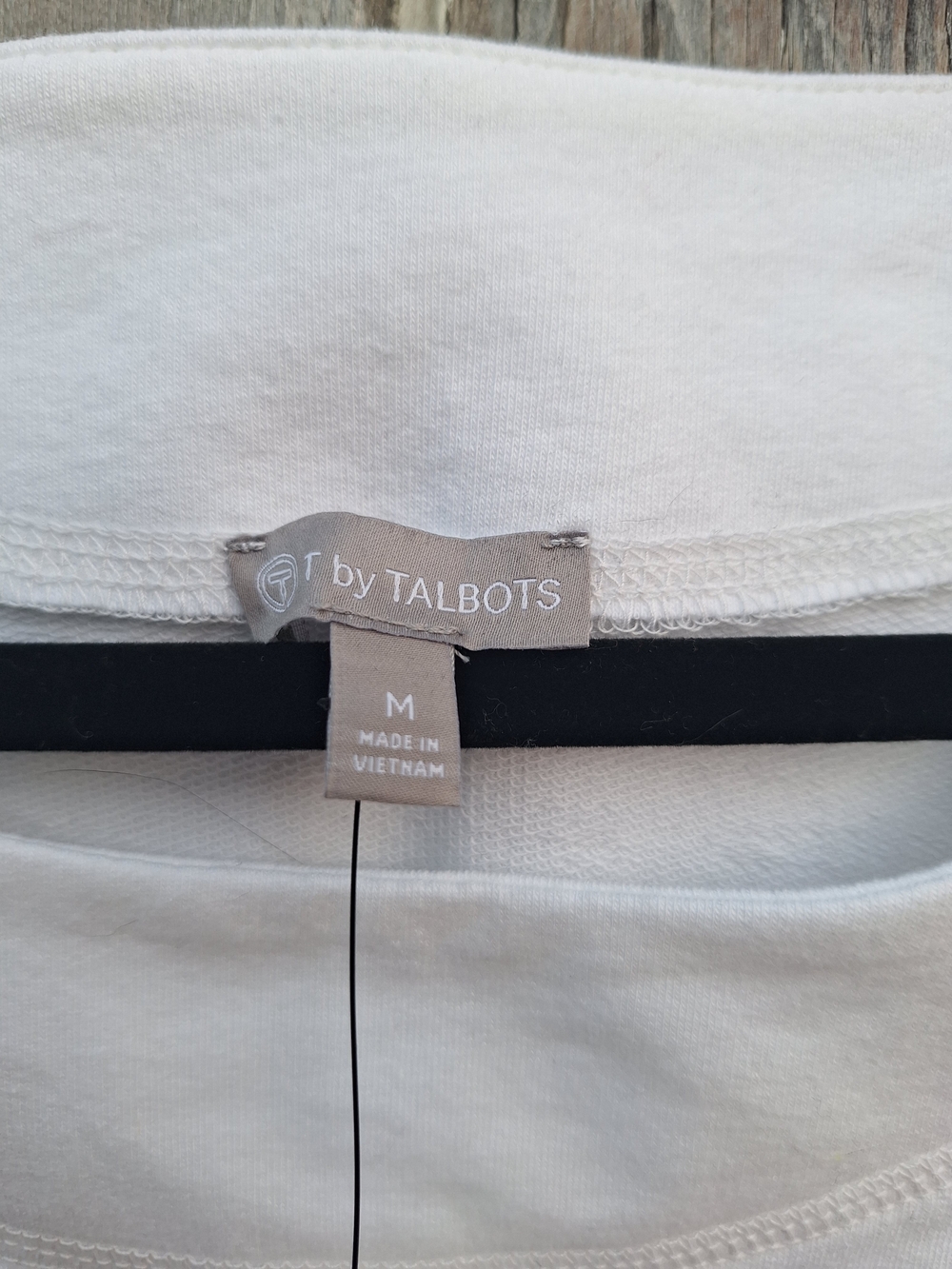 Talbots White Long-Sleeve Crewneck Sweatshirt Sleeve Stripes Size Medium NWT - Picture 4 of 6